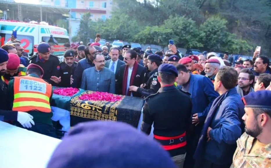 قومی اعزاز کے ساتھ رخصتی: بیرسٹر سلطان محمود چوہدری سپردِ خاک، گن کیرج پر آخری سفر