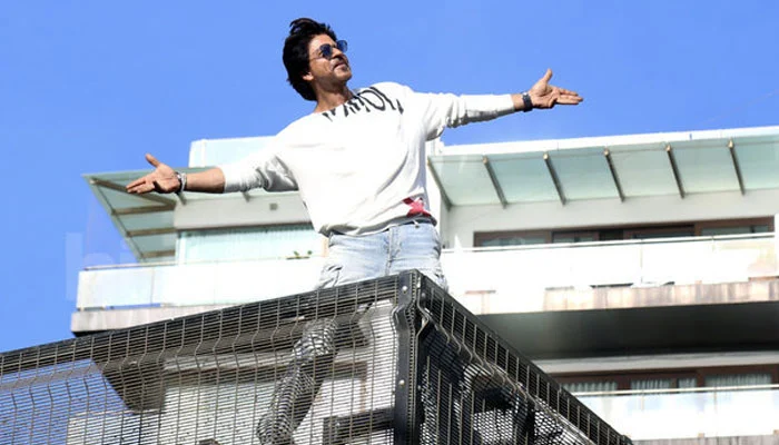 ارب پتی اسٹارز کی فہرست میں شامل شاہ رخ کا گھر 18 کروڑ سے 300 کروڑ کا ہوگیا